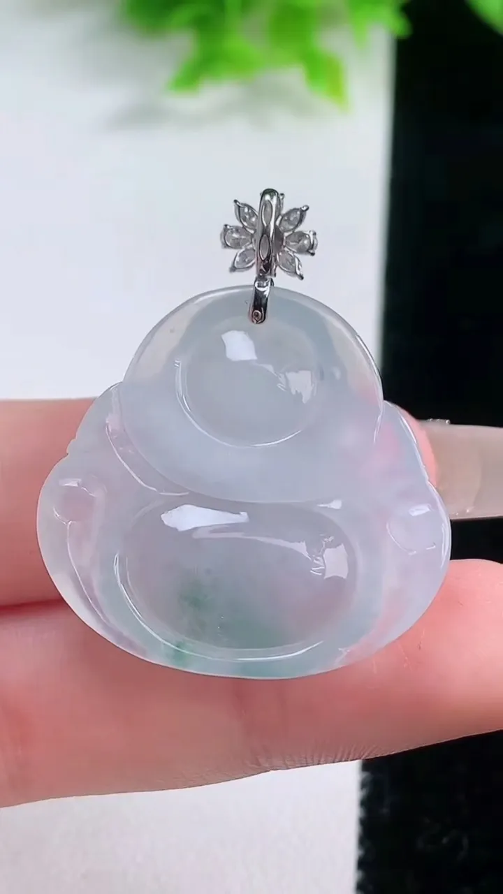 天然A货翡翠种飘花佛公吊坠，尺寸29-30-6，重量:8.27g
1月19日