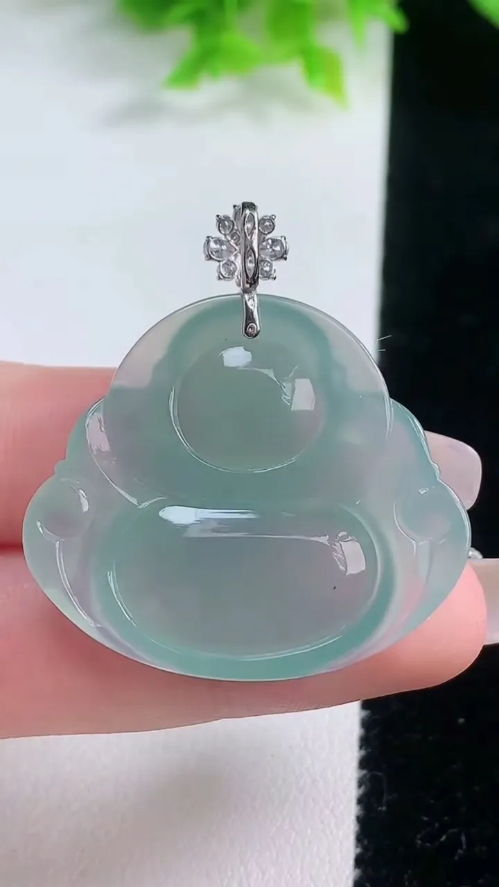 天然A货翡翠佛公吊坠，尺寸31.2-35.5-6，重量:10.50g
1月19日