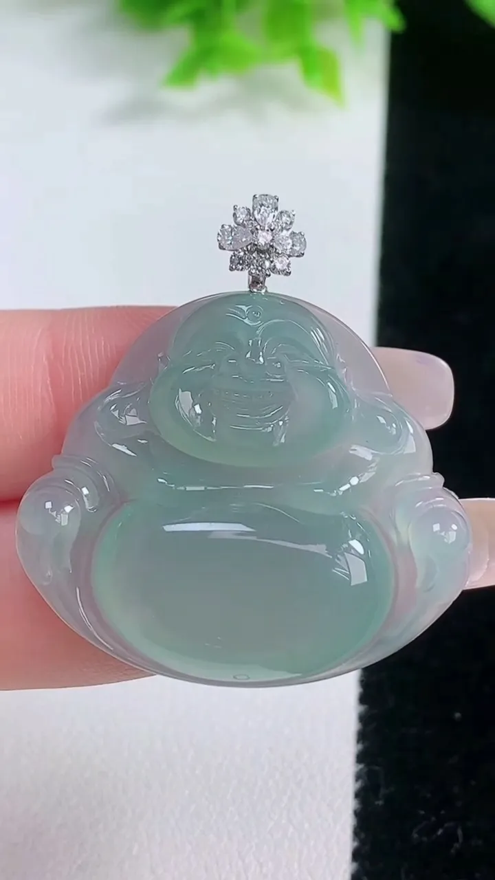 天然A货翡翠佛公吊坠，尺寸31.2-35.5-6，重量:10.50g
1月19日