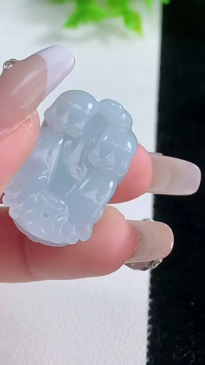 天然A货翡翠紫罗兰貔貅吊坠，尺寸27.7-17.5-11.6，重量:12.65g
1月19日