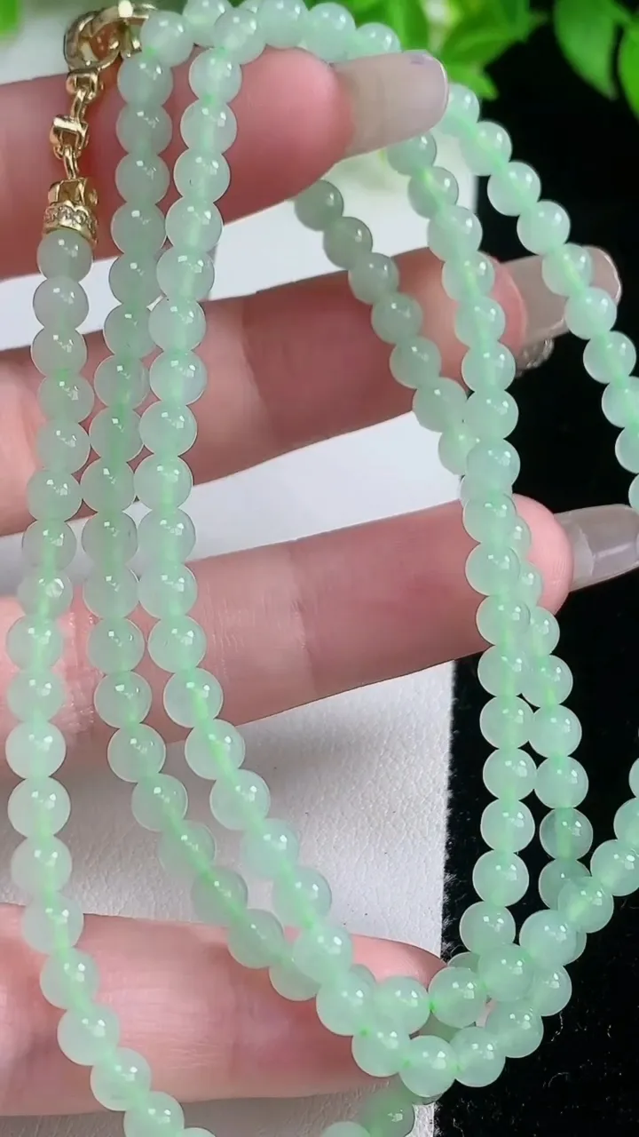 天然A货翡翠圆珠项链，尺寸4.3-139颗，重量:21.40g1月19日
工厂直销收藏佳品,种好水足