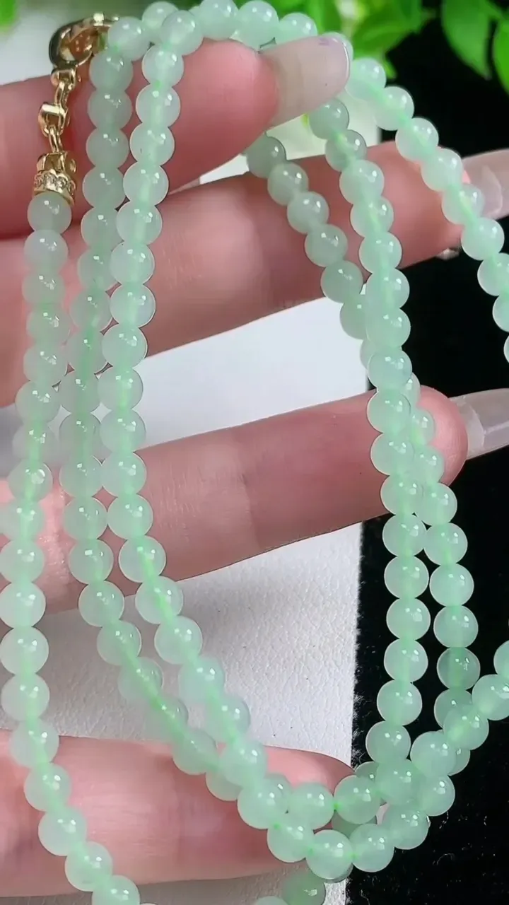 天然A货翡翠圆珠项链，尺寸4.3-139颗，重量:21.40g1月19日
工厂直销收藏佳品,种好水足