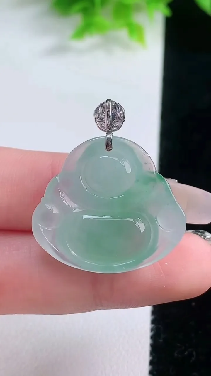 天然A货翡翠佛公吊坠，尺寸27.7-30-5.6，重量:7.11g
1月19日