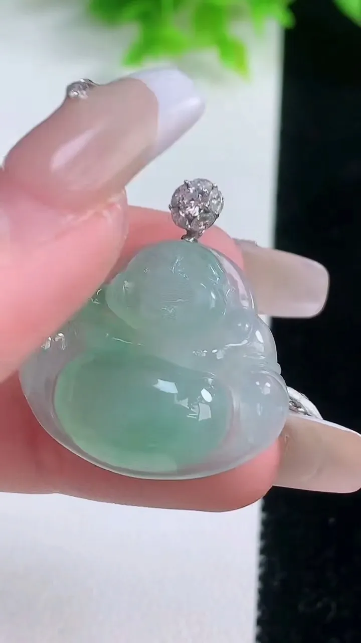 天然A货翡翠佛公吊坠，尺寸27.7-30-5.6，重量:7.11g
1月19日