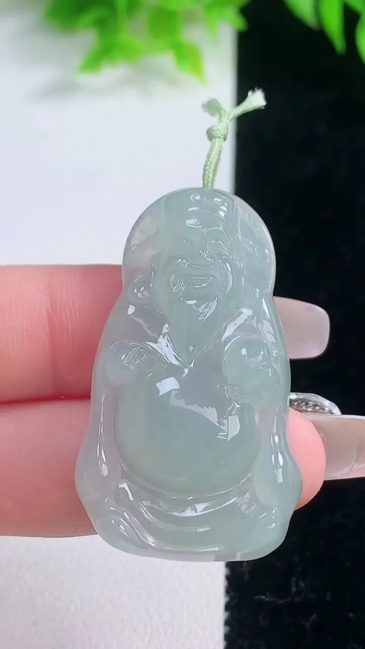 天然A货翡翠财神爷吊坠，尺寸41.5-24.2-6.7，重量:12.22g
1月19日