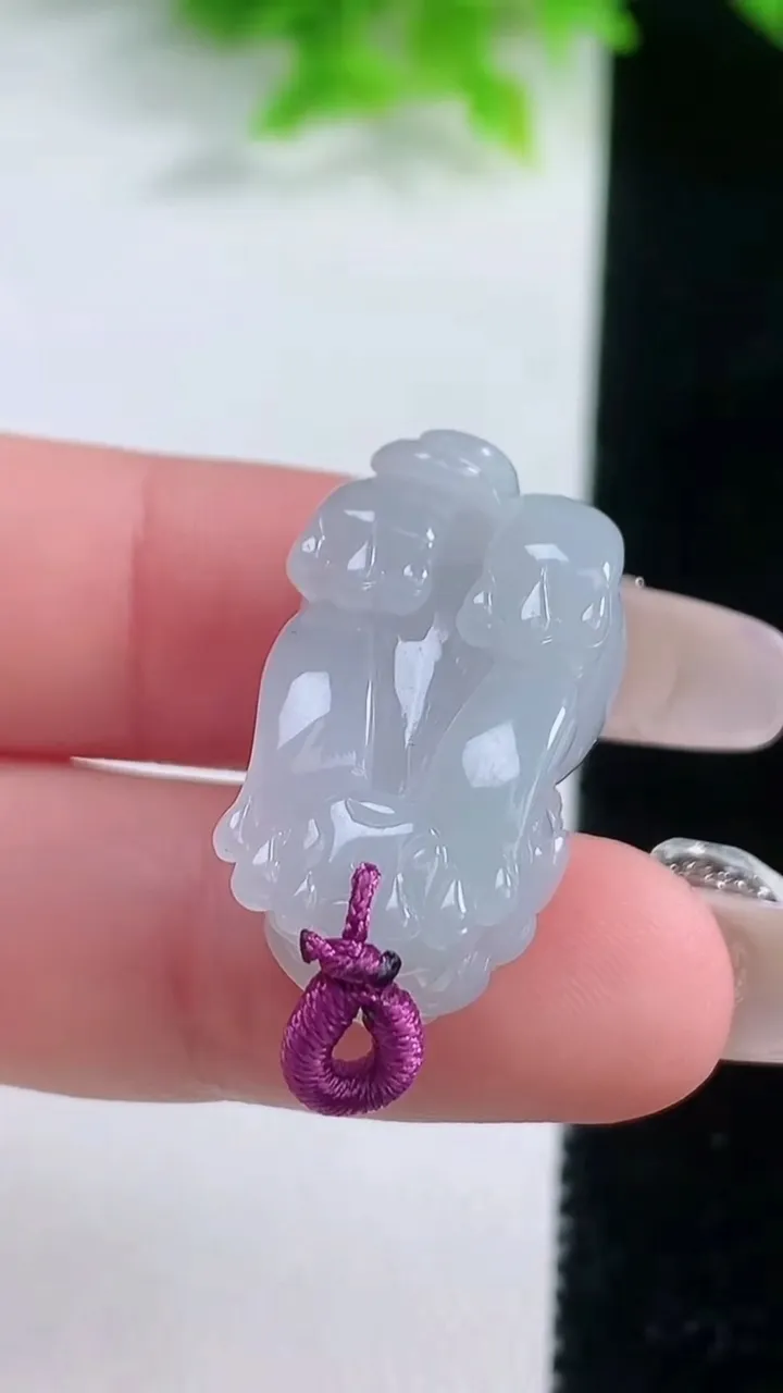 天然A货翡翠貔貅吊坠，尺寸25.2-14-12，重量:10.16g
1月19日