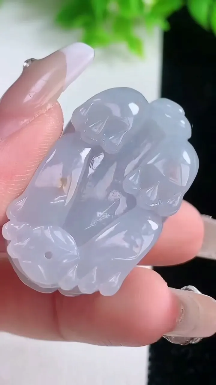 天然A货翡翠紫罗兰貔貅吊坠，尺寸38-22.7-15.9，重量:32.07g
1月19日