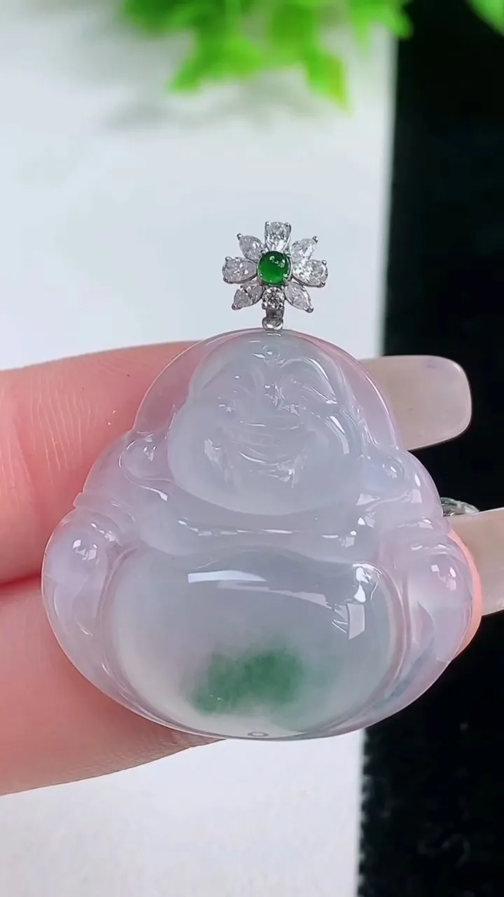 天然A货翡翠种飘花佛公吊坠，尺寸29-30-6，重量:8.27g
1月19日