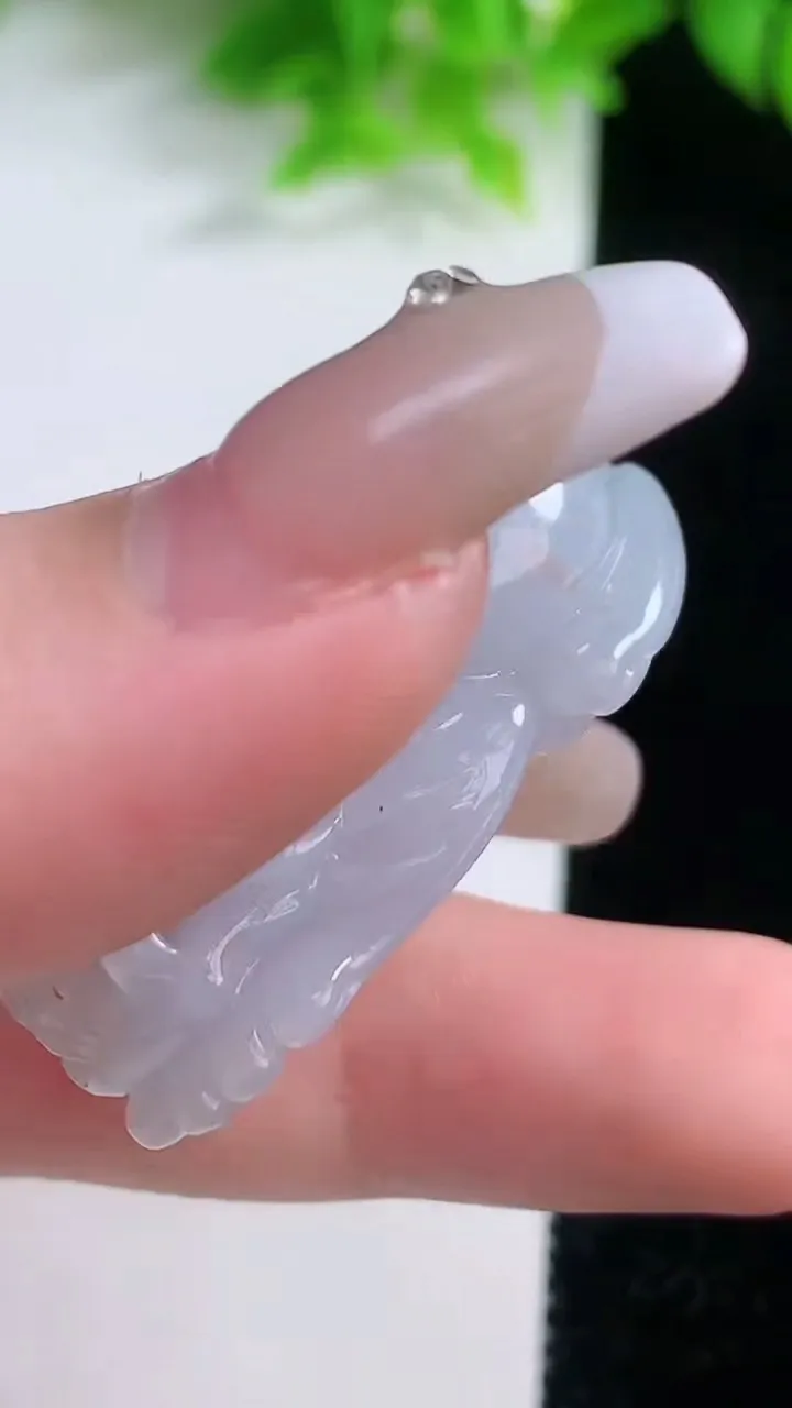 天然A货翡翠紫罗兰貔貅吊坠，尺寸38-22.7-15.9，重量:32.07g
1月19日