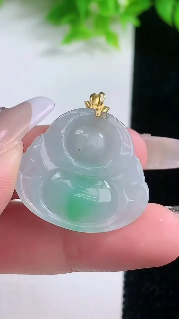 天然A货翡翠佛公吊坠，尺寸25-28.4-7.6，重量:7.36g
1月19日