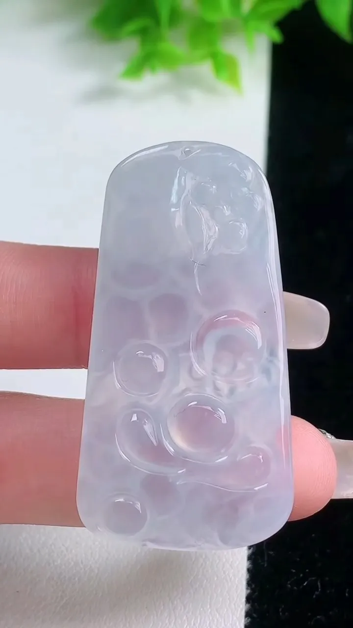 天然A货翡翠逍遥佛吊坠，尺寸49-25-4.2，重量:11.21g
1月19日