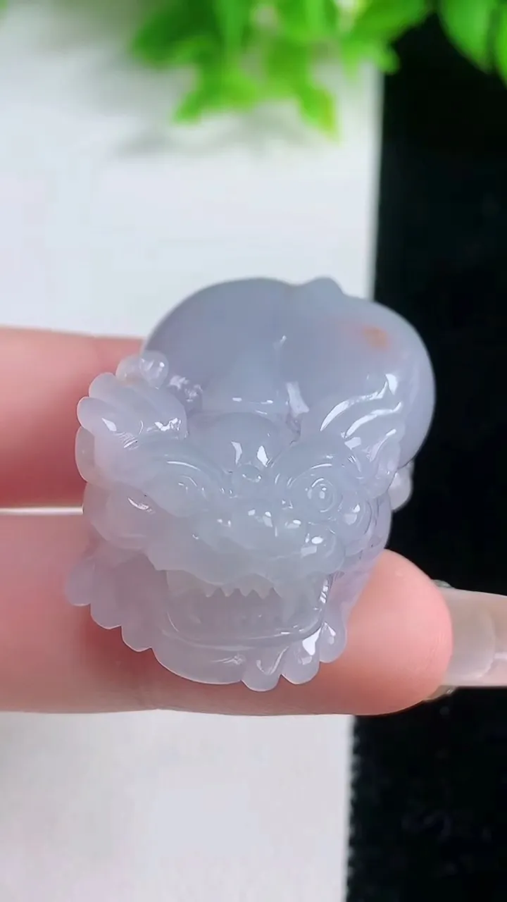 天然A货翡翠紫罗兰貔貅吊坠，尺寸38-22.7-15.9，重量:32.07g
1月19日