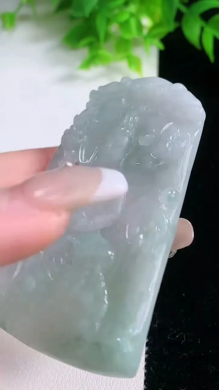 天然A货翡翠文殊菩萨吊坠，尺寸68.7-48-5，重量:34.56g
1月19日