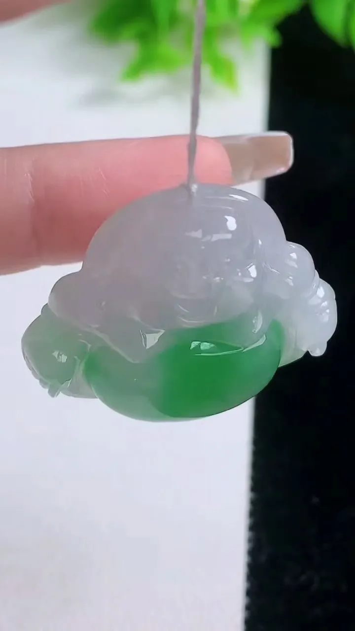 天然A货翡翠佛公吊坠，尺寸29.5-32.5-7.4，重量:10.37g
1月19日