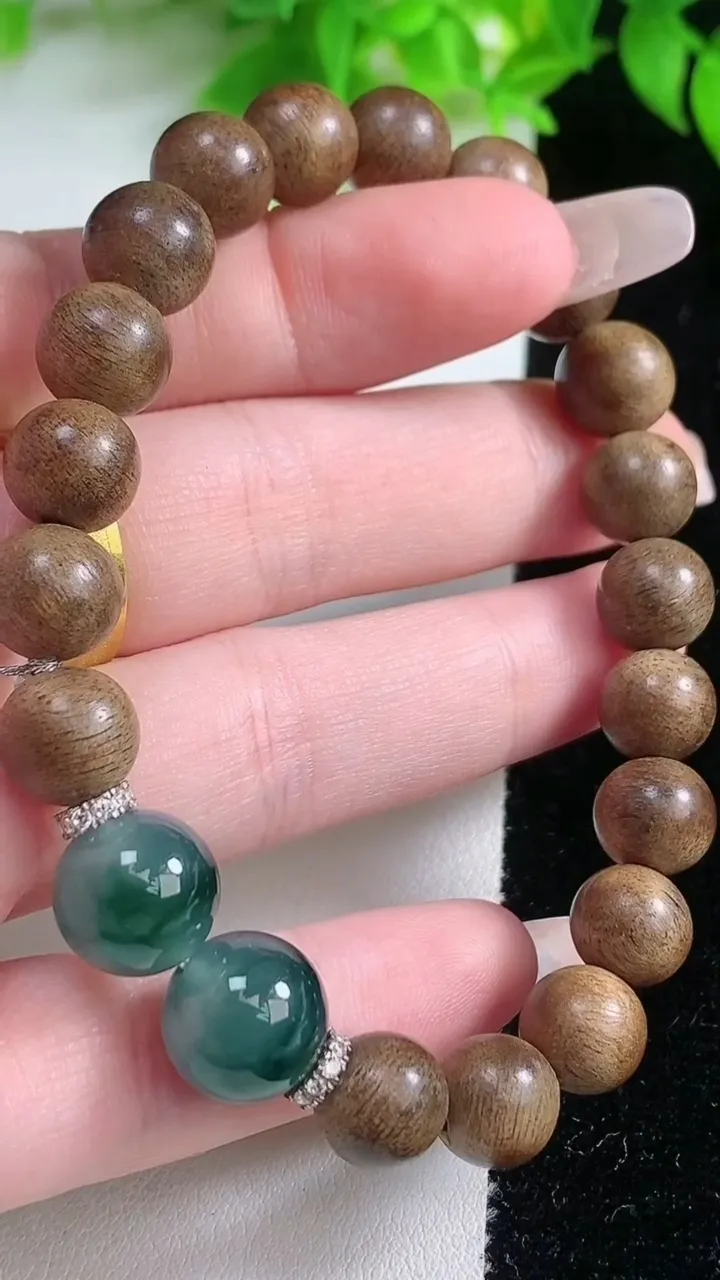 天然A货翡翠种飘花圆珠手串，尺寸11.3，重量:13.03g1月19日
工厂直销收藏佳品,种好水足，