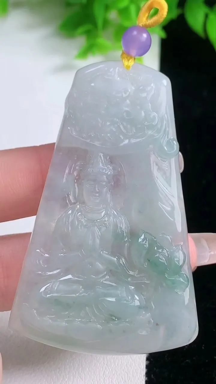 天然A货翡翠飘花文殊菩萨吊坠，尺寸63-38-5.4，重量:24.00g
1月19日