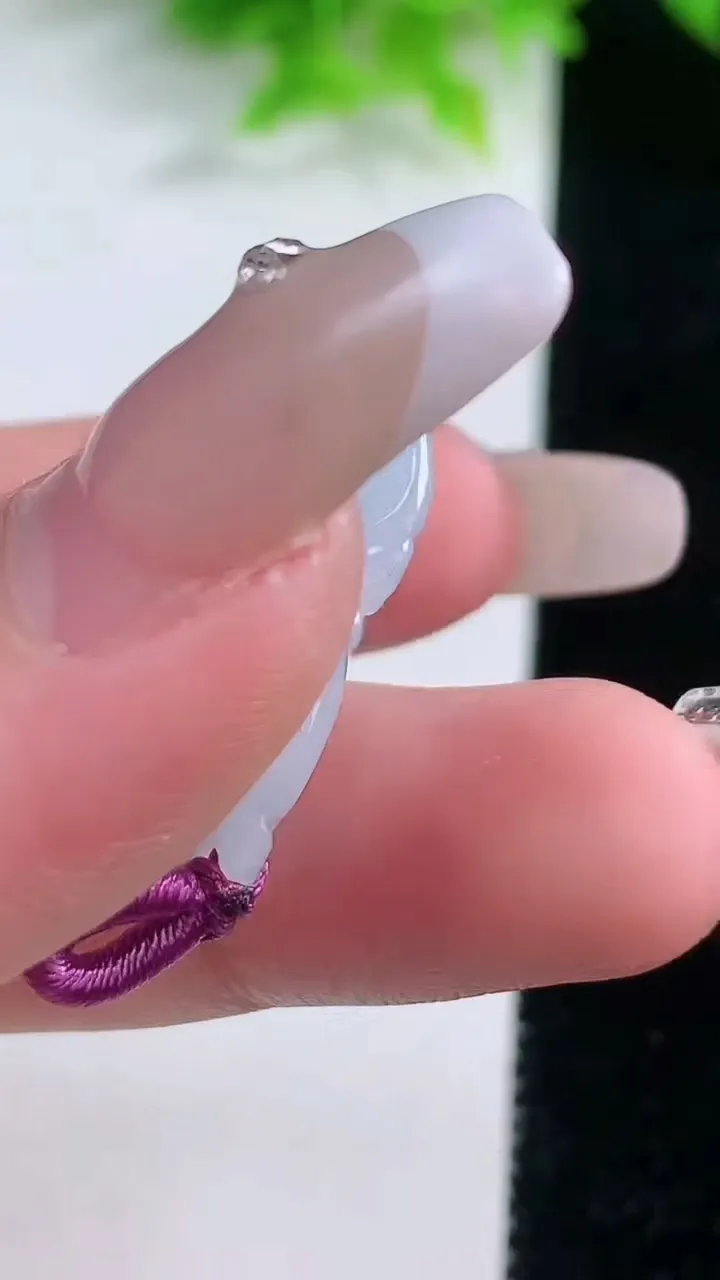 天然A货翡翠紫罗兰生肖兔吊坠，尺寸27.5-15-11，重量:9.09g
1月19日