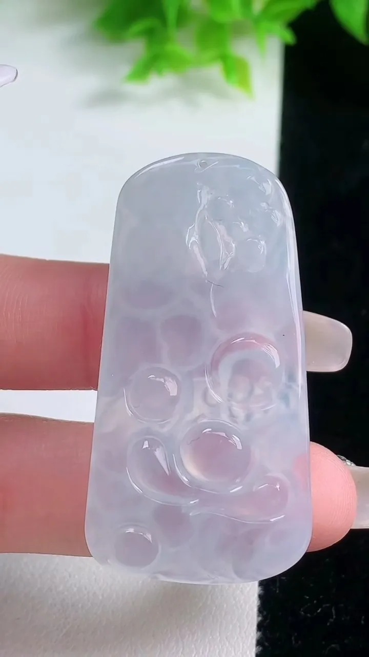 天然A货翡翠逍遥佛吊坠，尺寸49-25-4.2，重量:11.21g
1月19日