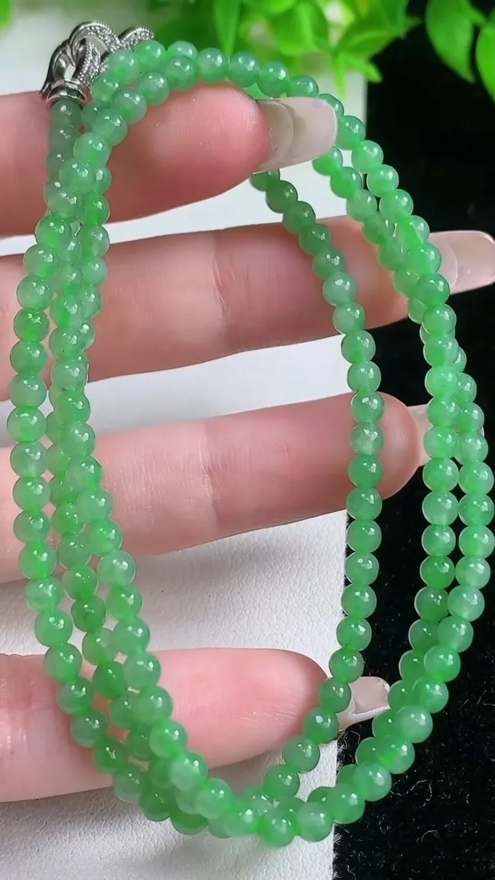 天然A货翡翠小米珠项链，尺寸3.7-166颗，重量:16.63g1月19日
工厂直销收藏佳品,种好水