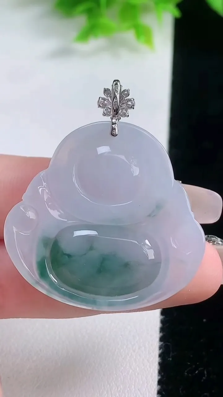 天然A货翡翠种飘花佛公吊坠，尺寸33.7-35.8-5.6，重量:10.51g
1月19日