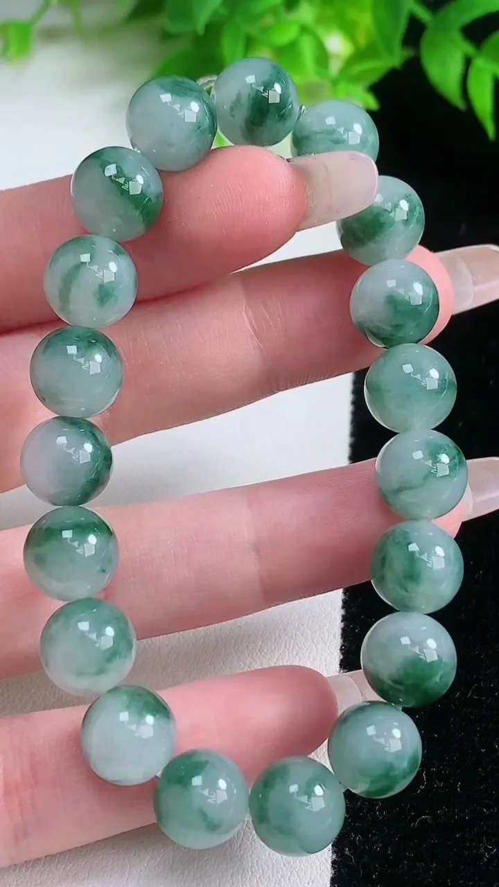 天然A货翡翠种飘花圆珠手串，尺寸10-19颗，重量:32.41g1月19日
工厂直销收藏佳品,种好水