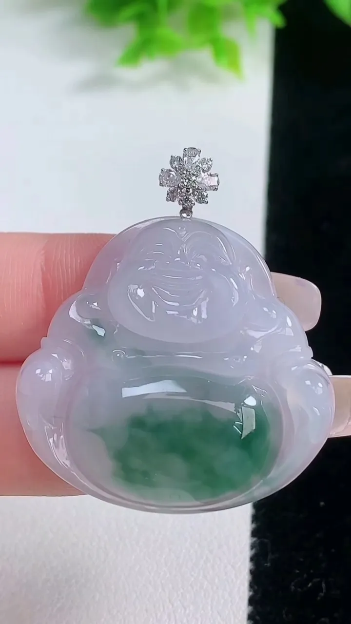 天然A货翡翠种飘花佛公吊坠，尺寸33.7-35.8-5.6，重量:10.51g
1月19日