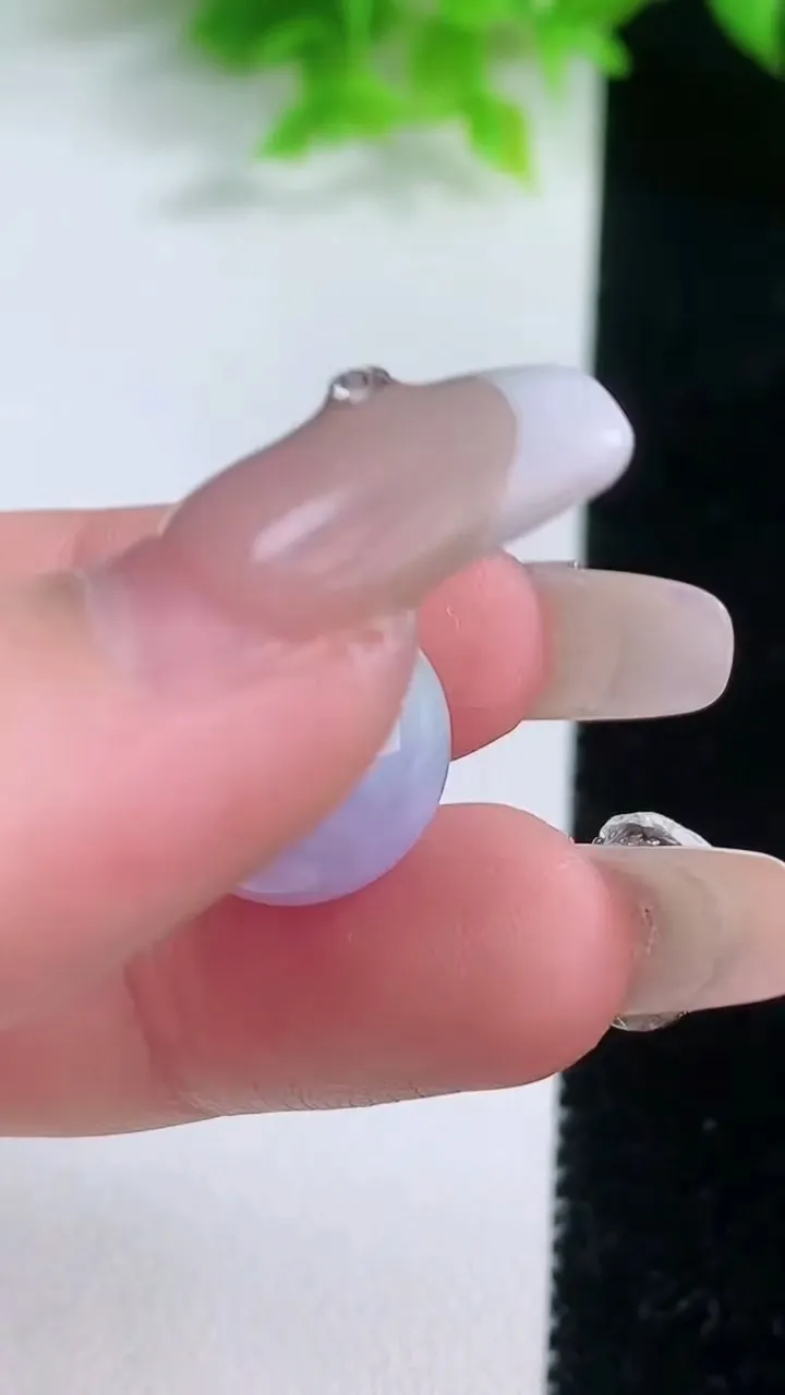 天然A货翡翠18K金紫罗兰路路通吊坠，尺寸14.6-11，重量:5.07g
1月19日