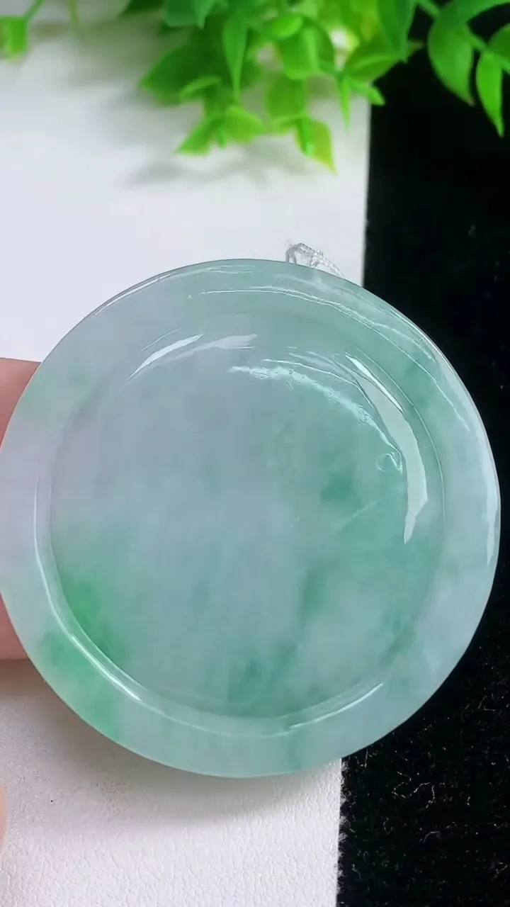 天然A货翡翠普贤菩萨吊坠，尺寸56.5-6，重量:40.56g
1月19日