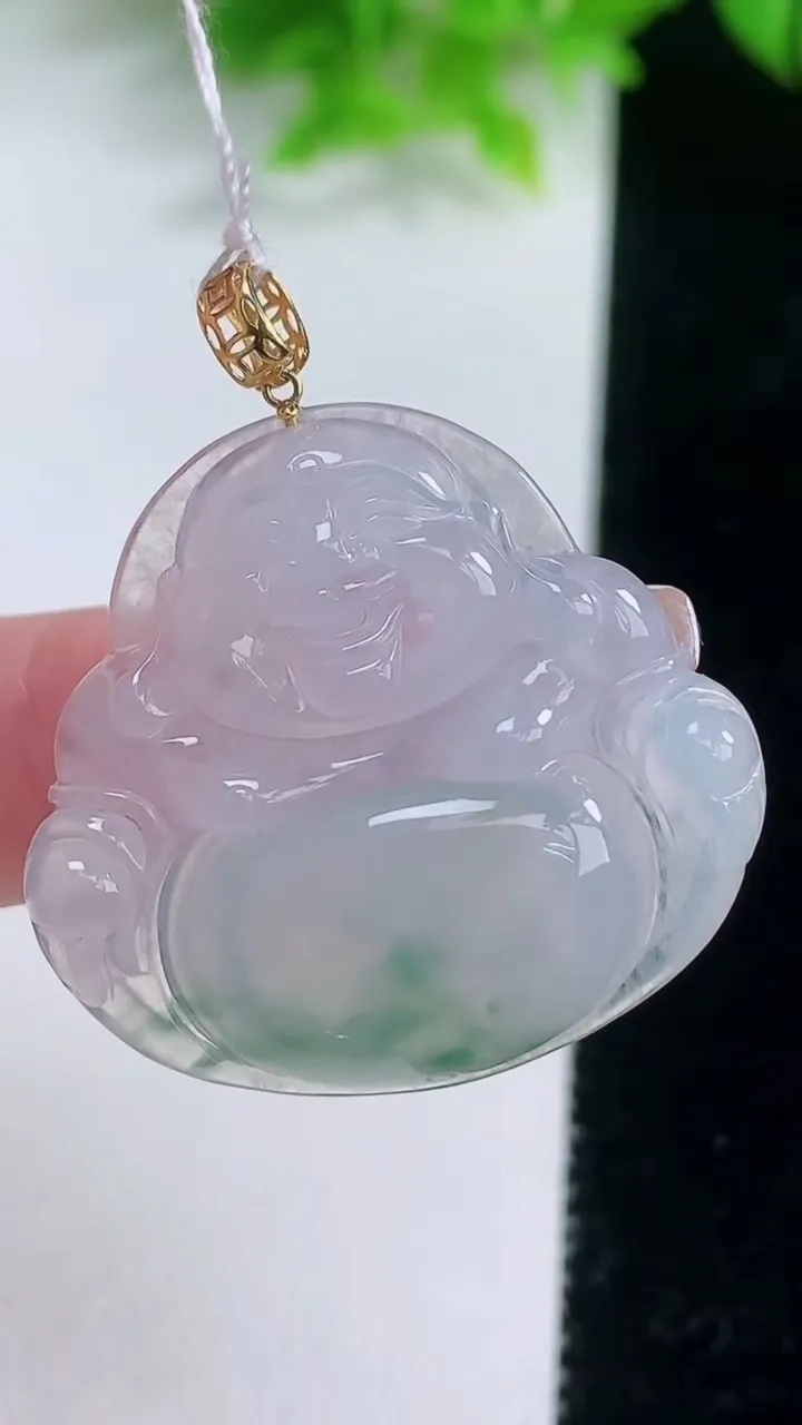 天然A货翡翠种飘花佛公吊坠，尺寸29.7-32-5.6，重量:8.08g
1月19日