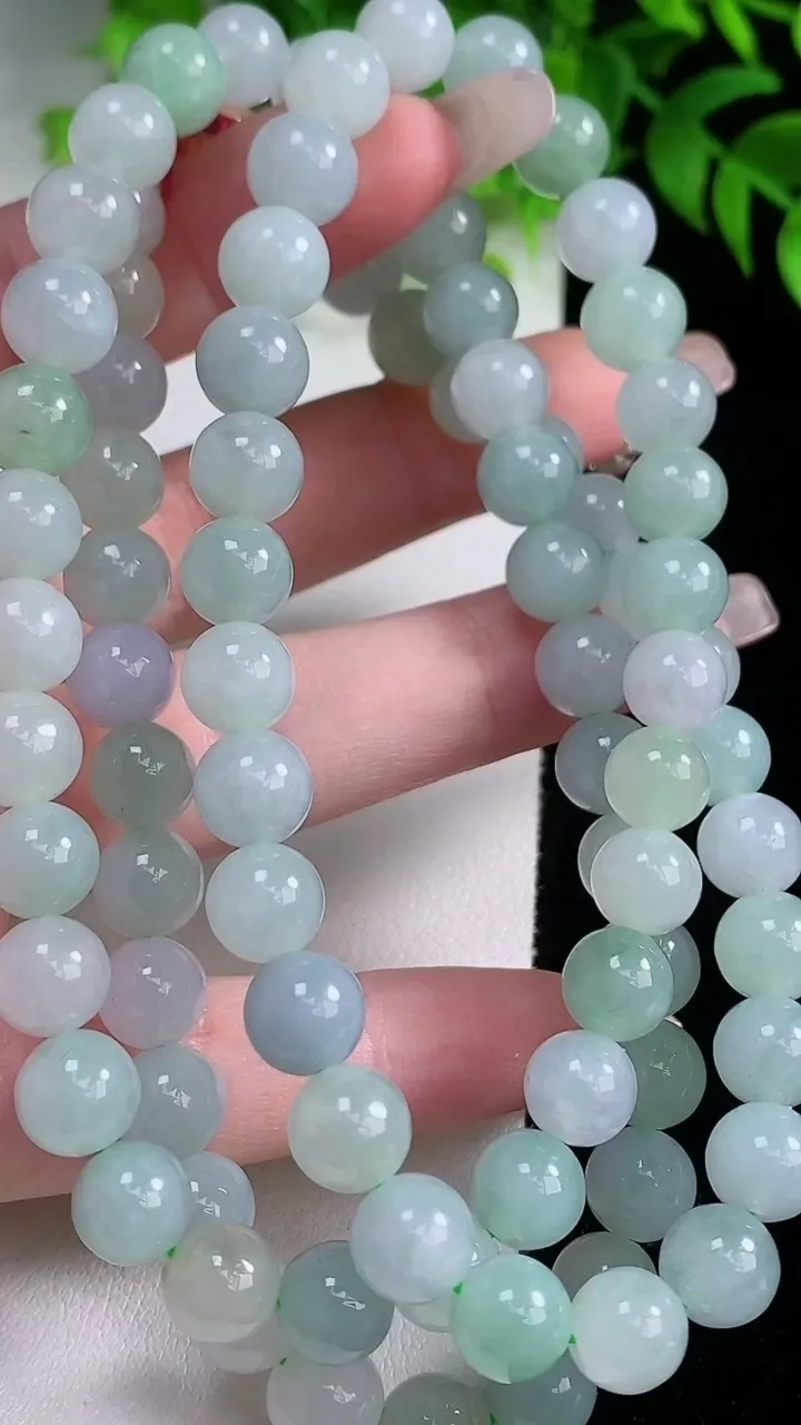 天然A货翡翠圆珠项链，尺寸8-86颗，重量:84.81g
1月19日