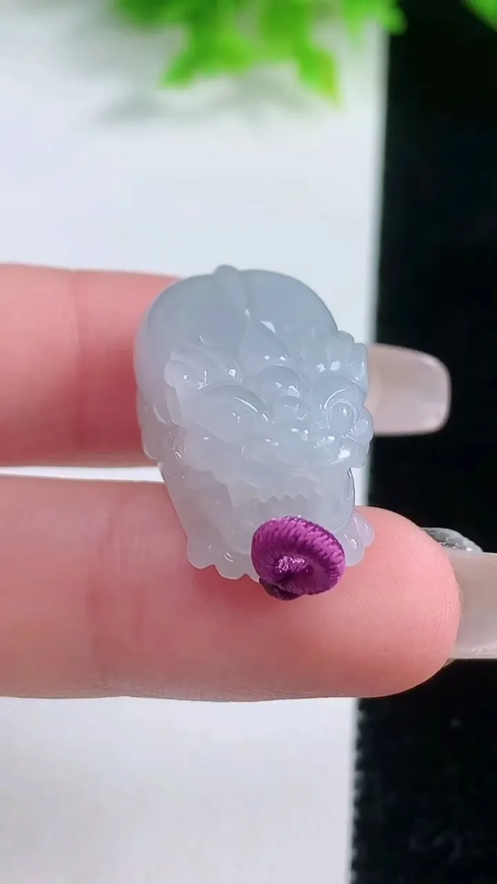 天然A货翡翠貔貅吊坠，尺寸25.2-14-12，重量:10.16g
1月19日