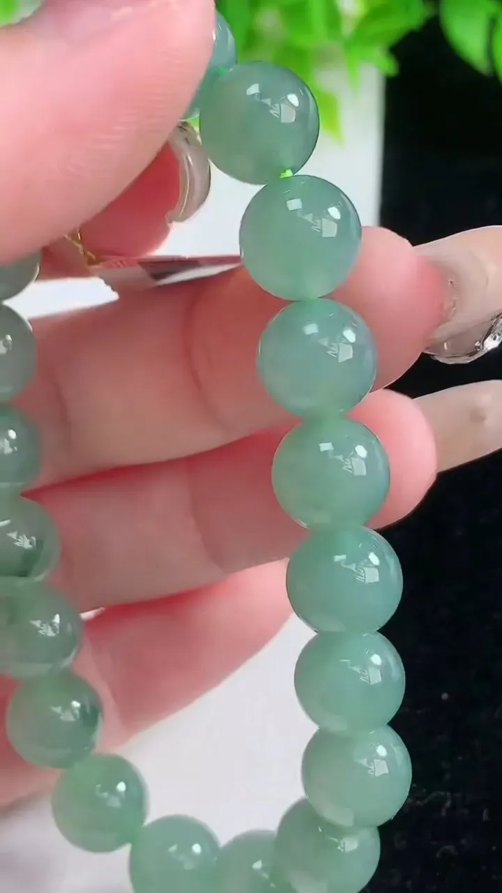 天然A货翡翠圆珠手串，尺寸9-20颗，重量:28.72g1月19日
工厂直销收藏佳品,种好水足，色泽均匀，有种有色，上手高大气！