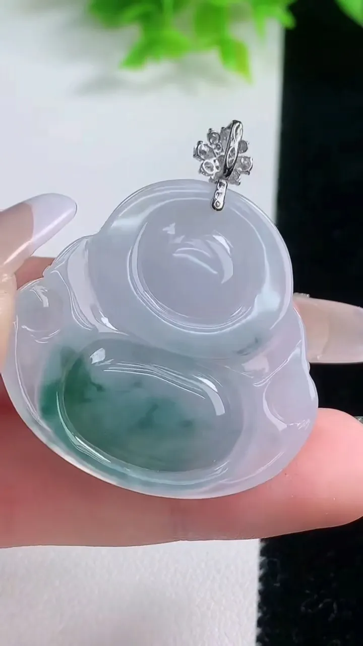 天然A货翡翠种飘花佛公吊坠，尺寸33.7-35.8-5.6，重量:10.51g
1月19日