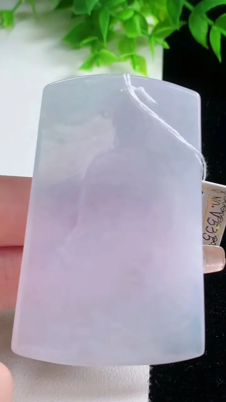 天然A货翡翠紫罗兰阿弥陀佛吊坠，尺寸66.8-42.8-5.2，重量:31.35g
1月19日