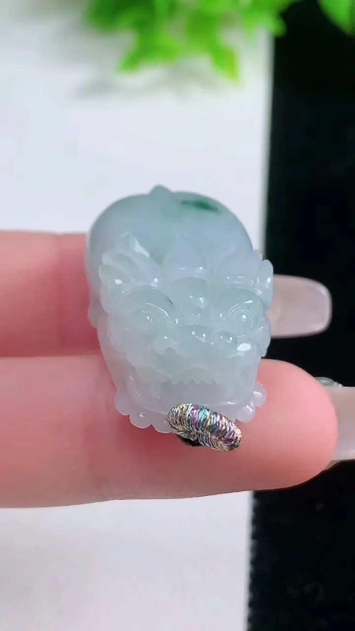 天然A货翡翠飘花貔貅吊坠，尺寸30-18-12.3，重量:14.59g
1月19日