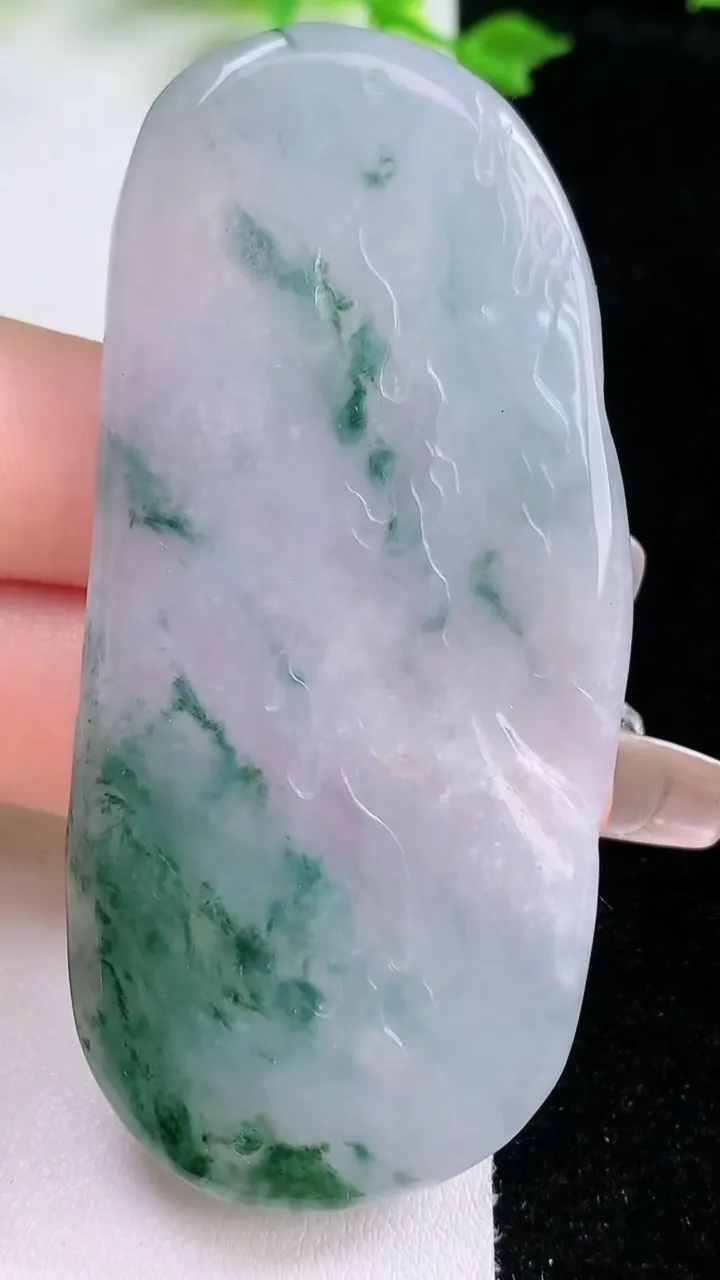 天然A货翡翠冰种飘花文殊菩萨吊坠，尺寸72.4-33.8-6.9，重量:37.95g
1月20日