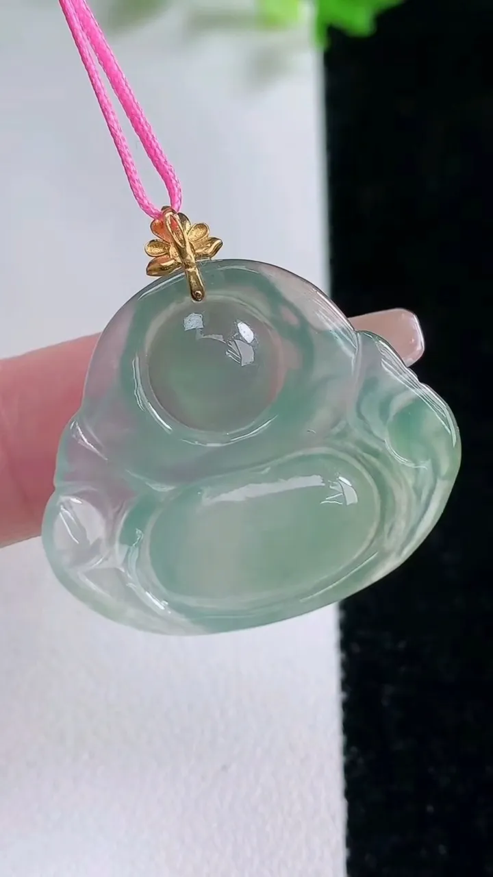 天然A货翡翠佛公吊坠，尺寸24.2-28.7-4.5，重量:4.66g
1月20日