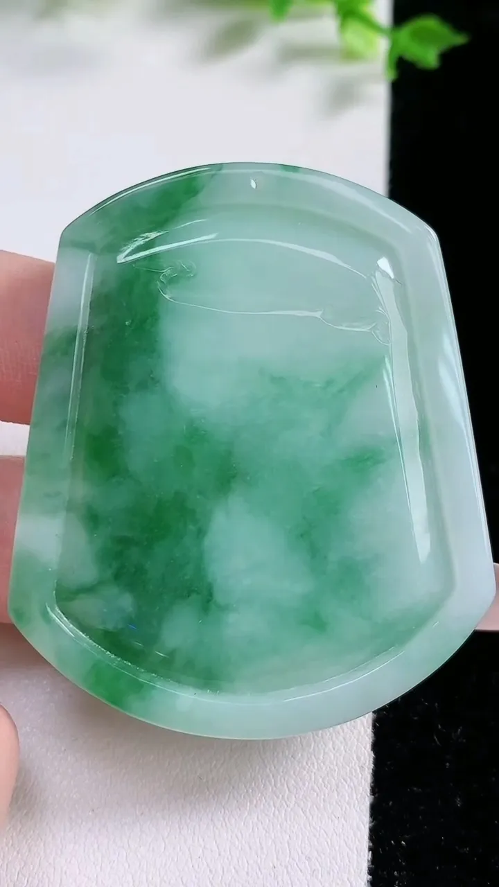 天然A货翡翠普贤菩萨吊坠，尺寸53.5-45.3-6.6，重:30.38g
1月20日