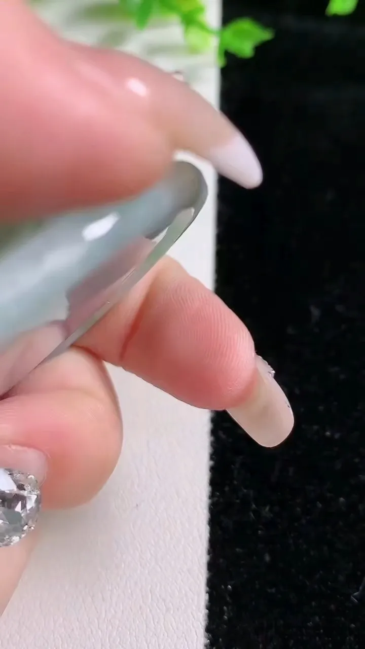 天然A货翡翠凤凰吊坠，尺寸56.1-13.4，重:68.14g
1月20日