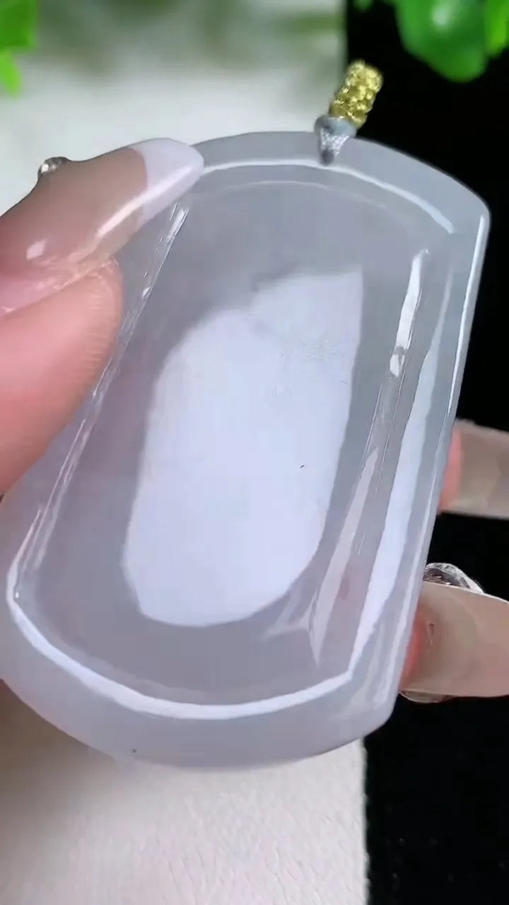 天然A货翡翠生肖猴吊坠，尺寸50.5-28.5-9，重量:25.63g
1月20日