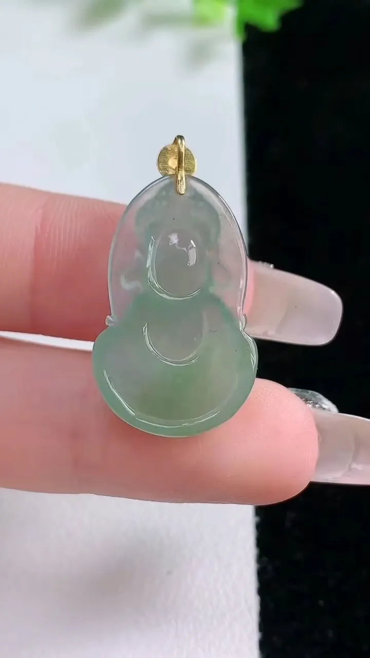天然A货翡翠弥勒佛吊坠，尺寸23.6-16-5，重量:3.26g
1月20日
