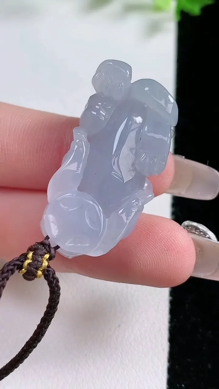 天然A货翡翠紫罗兰貔貅吊坠，尺寸35.7-17.4-11，重:12.87g
1月20日