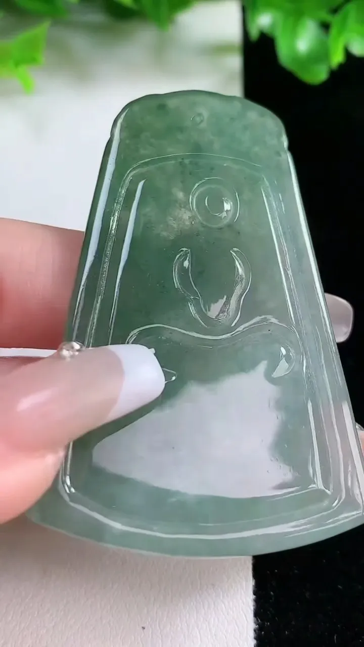 天然A货翡翠普贤菩萨吊坠，尺寸60.6-38.7-5.4，重量:26.09g
1月20日