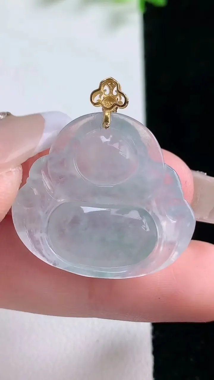 天然A货翡翠种飘花佛公吊坠，尺寸24.8-27.4-5.4，重量:5.49g
1月20日