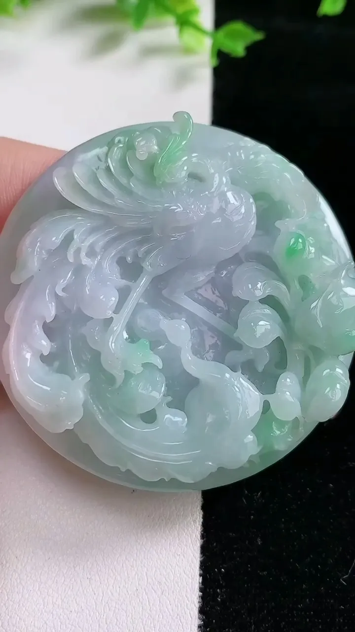 天然A货翡翠凤凰吊坠，尺寸56.1-13.4，重:68.14g
1月20日