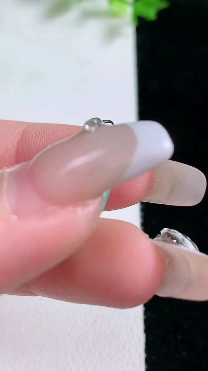 天然A货翡翠寿桃吊坠，尺寸21.5-13.6-6.4，重量:3.26g
1月20日