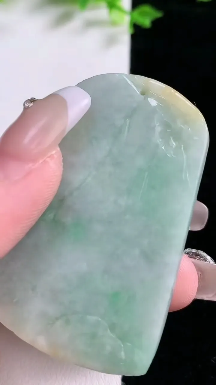 天然A货翡翠山水牌吊坠，尺寸55-37-14.5，重:47.66g
1月20日