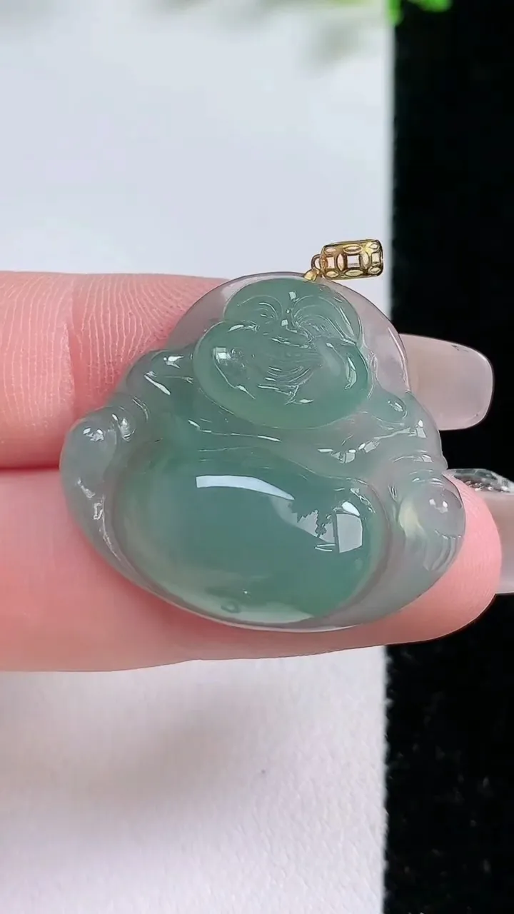 天然A货翡翠佛公吊坠，尺寸26-29.5-6，重:6.79g
1月20日