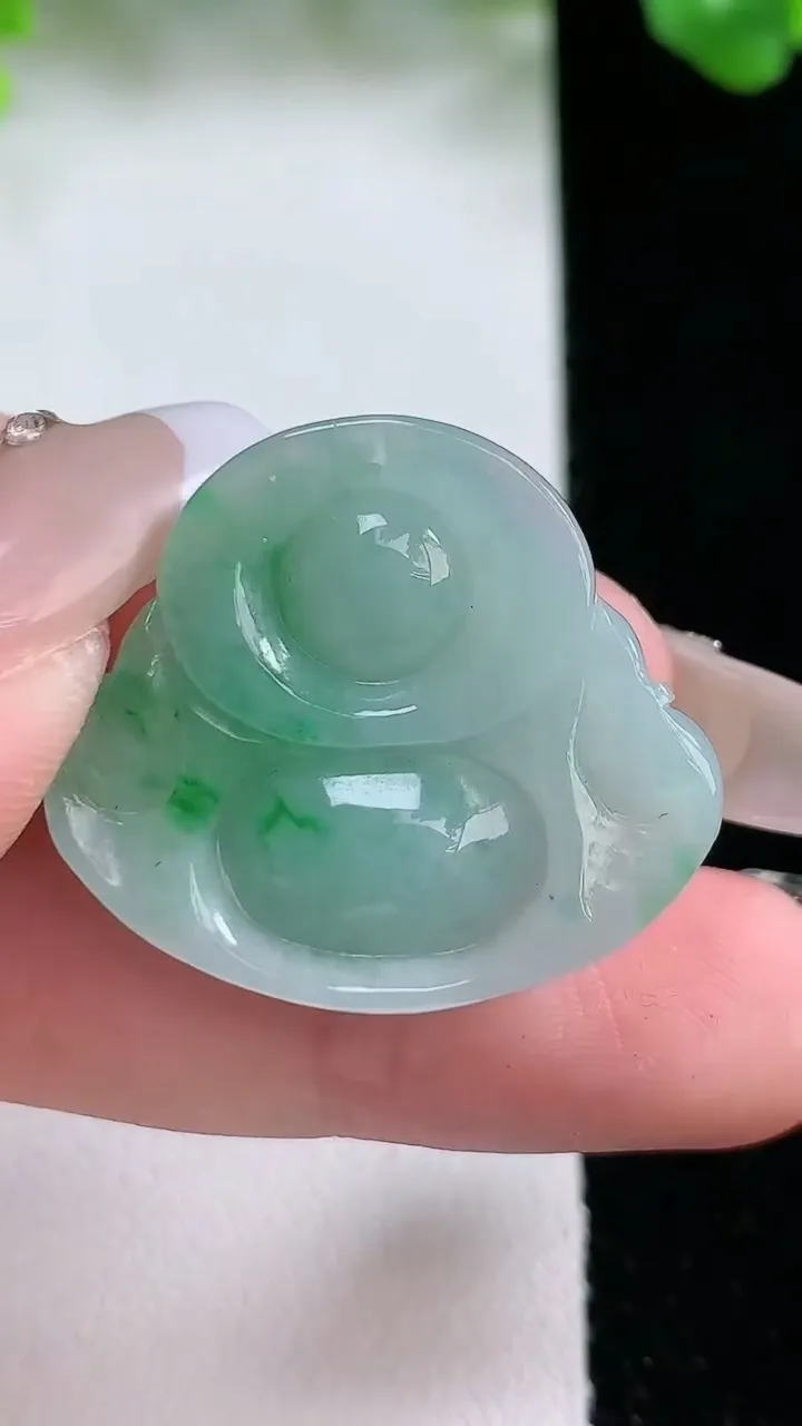 天然A货翡翠佛公吊坠，尺寸25.3-28.8-6.6，重量:6.80g
1月20日