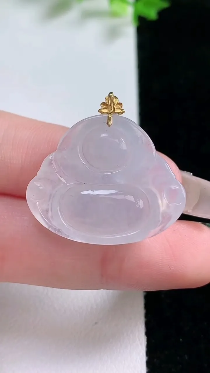 天然A货翡翠种白冰佛公吊坠，尺寸24-27.7-5.7，重量:5.46g
1月20日